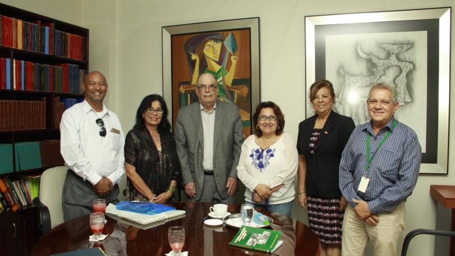 María Antonia Bofill rescata del olvido la expedición a Santo Domingo de 1959