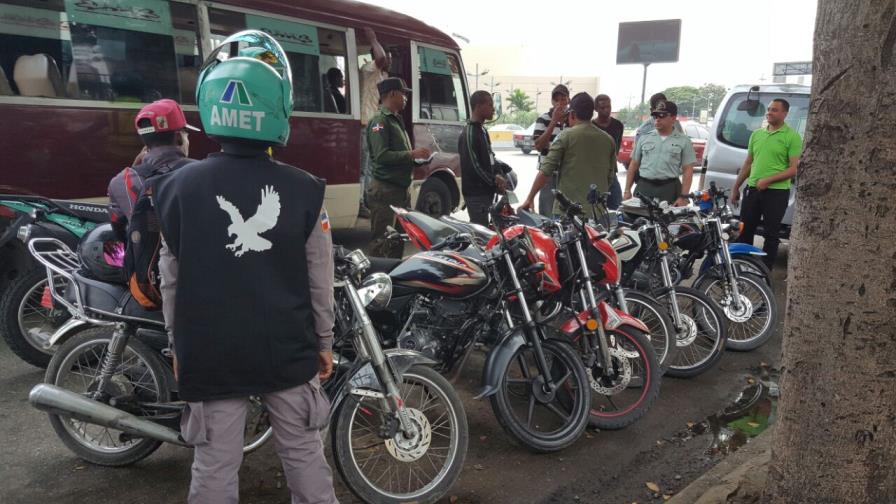 “Plan Águila” de la AMET multa a más de 3 mil conductores en una semana