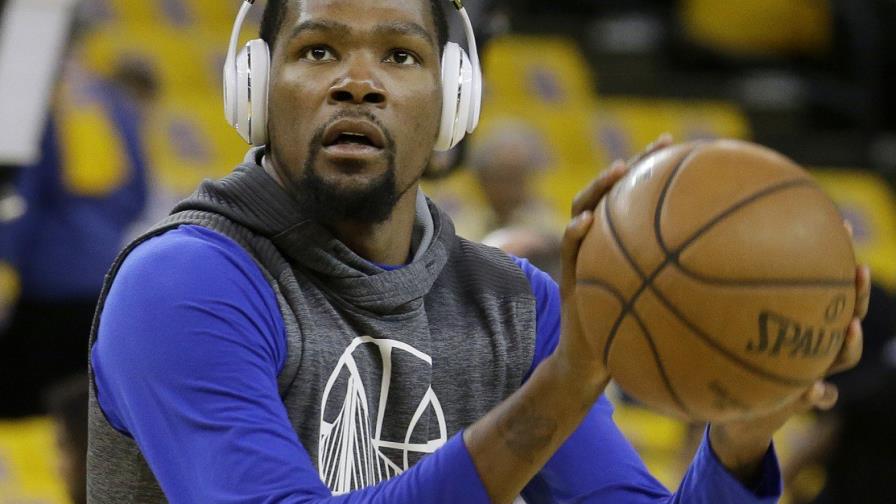 Kevin Durant firma por dos años y US$53 millones con los Warriors