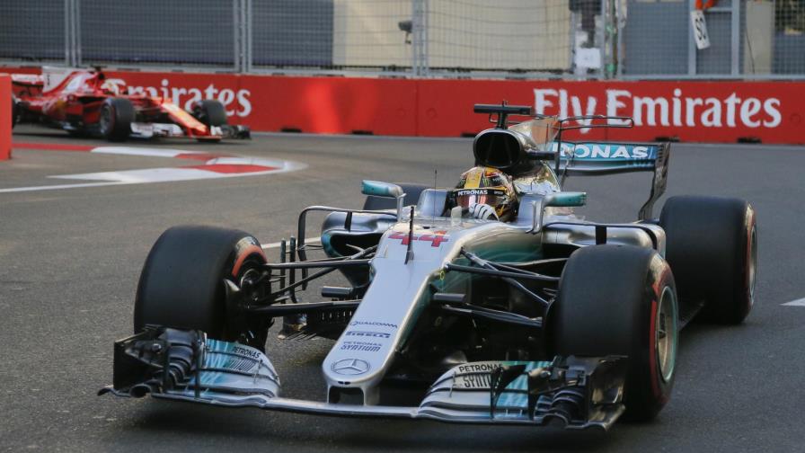 Vettel queda libre de posible sanción tras impactar a Hamilton