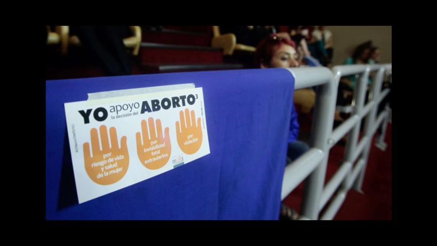 Despenalización de aborto con objeción de conciencia avanza en Senado chileno 