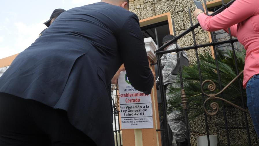 Salud Pública cierra clínica de estética en Higüey