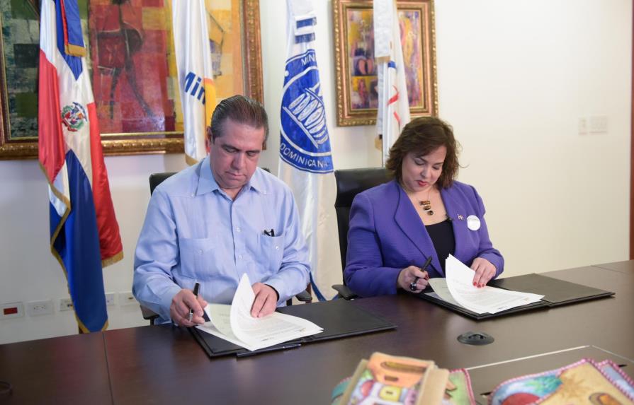  MITUR y Contrataciones Públicas firman acuerdo en apoyo a artesanos