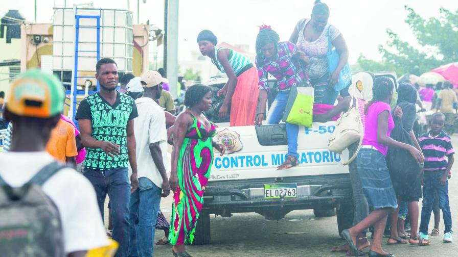 Migración deporta a 4,943 extranjeros en el mes de junio