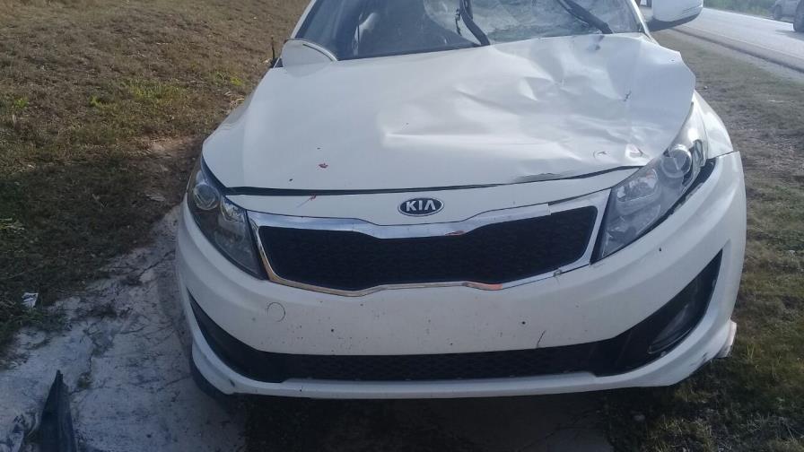 Muere anciano al ser embestido por un carro en carretera de La Romana 