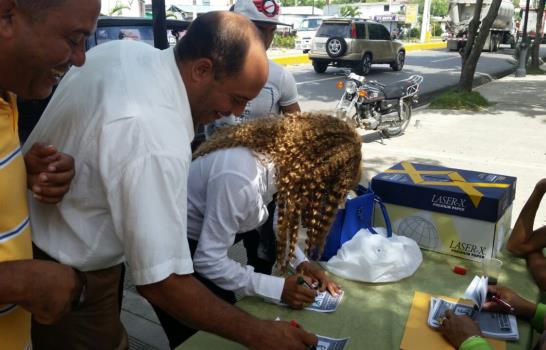 Grupos populares exigen destitución de fiscal de Moca