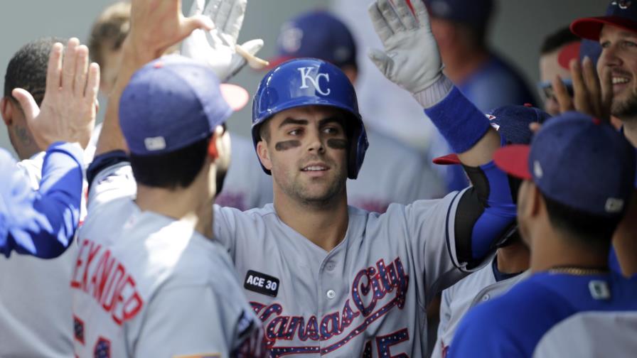 Félix Hernández recibe de Kansas City su peor castigo de esta campaña; Segura se fue de 5-4