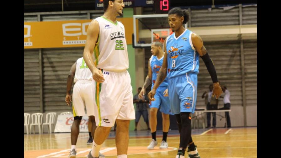 Los Soles se imponen a los Titanes y aun respiran