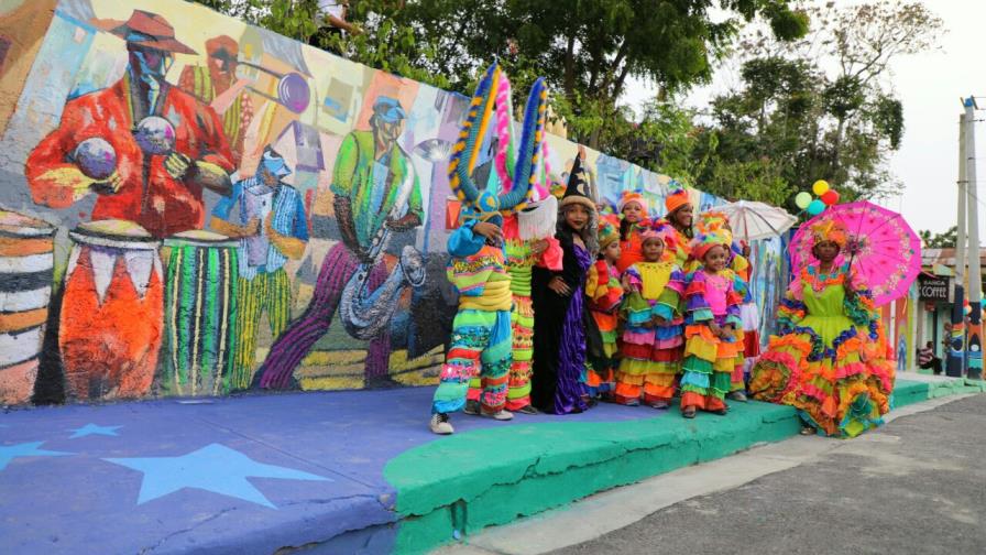 Alcalde Abel Martínez destaca transformación de vía Doctor Eldon en calle artística