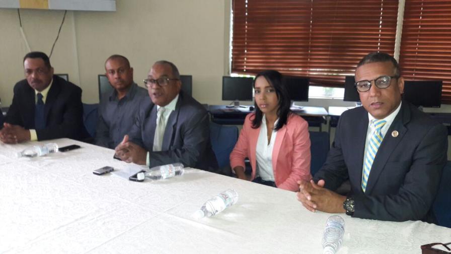 Denuncian empresario de Santiago rapta y agrede periodistas por investigación en su contra  