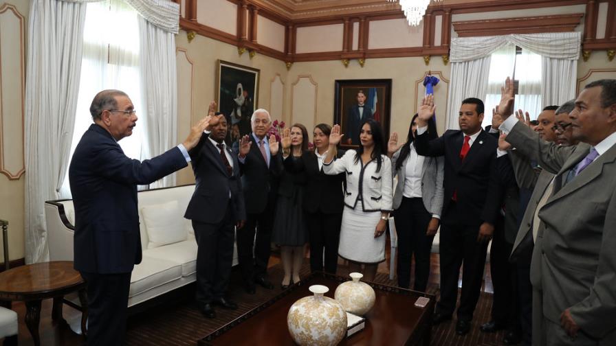 Directivos del Instituto de Tránsito inician trabajos al ser juramentados Directivos del Instituto de Tránsito inician trabajos al ser juramentados