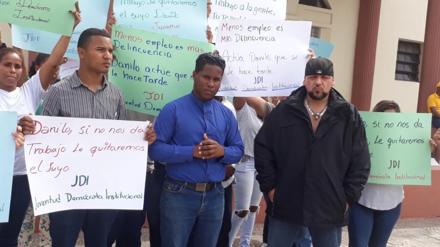 Jóvenes protestan por la falta de empleo en la República Dominicana