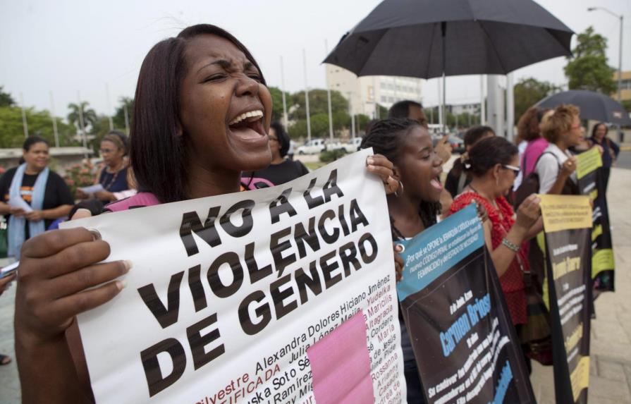 Presidente del Tribunal Constitucional pide parar los feminicidios