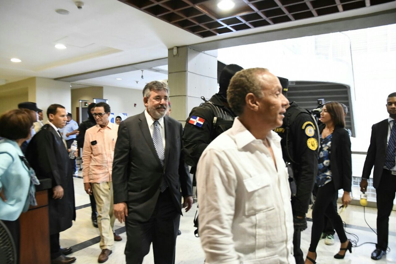 Los acusados César Sánchez, Víctor Díaz Rúa y el empresario Ángel Rondón, durante el conocimiento del recurso de apelación a la medida que los envió a la cárcel.