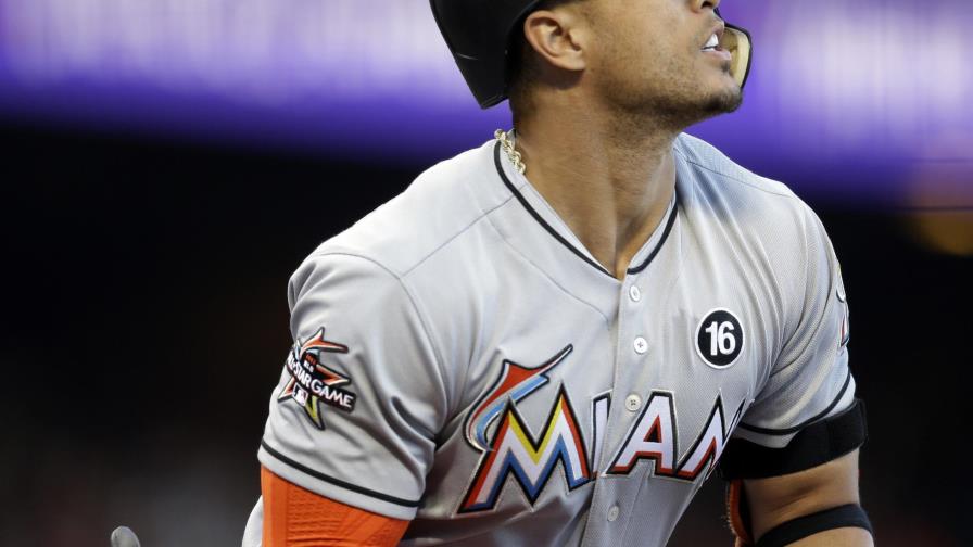 Jonrón de Stanton ayuda al triunfo de los Marlins frente a los Gigantes