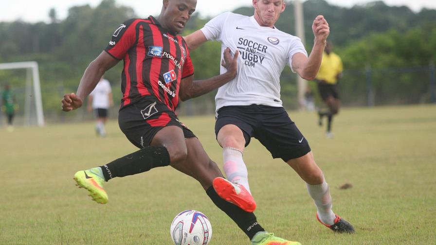 Bauger FC golea a Delfines; Edwin Martínez consigue triplete