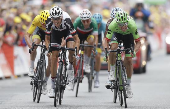 Final de foto en el Tour de Francia: Victoria para Rigoberto Urán