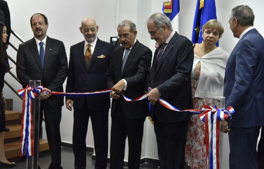 Danilo Medina preside el acto de inauguración de la sede de la Delegación de la Unión Europea