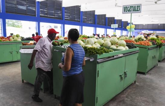 David Collado entrega totalmente remozado el mercado de Honduras