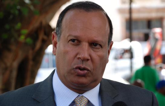 Colegio Médico le dice a Ministra de Salud Pública que médicos no son vagos