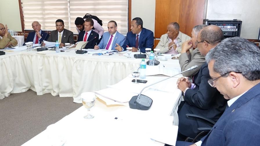 Comisión Bicameral aprueba artículos sobre la supervisión de fondos de los partidos 