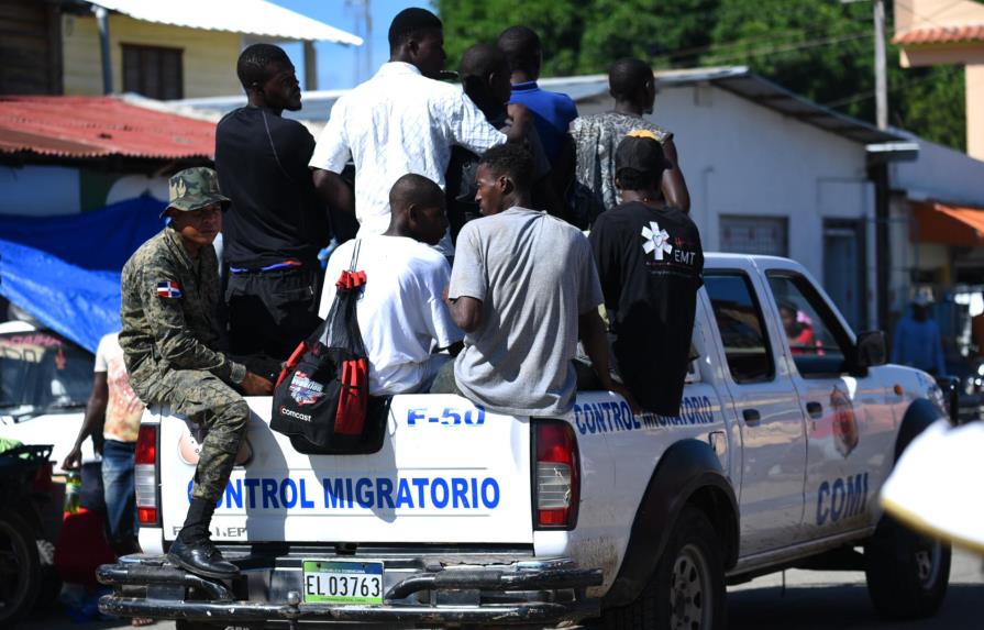 Arrecian operativos para detectar indocumentados en Santiago 