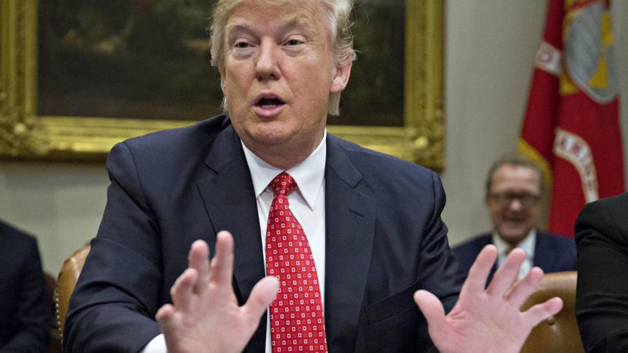 Trump aplaude transparencia de su hijo tras divulgación de correos 