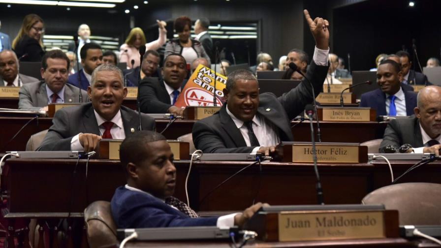 Diputados rechazan aprobar Código Penal sin observaciones sobre el aborto Diputados rechazan aprobar Código Penal sin observaciones sobre el aborto