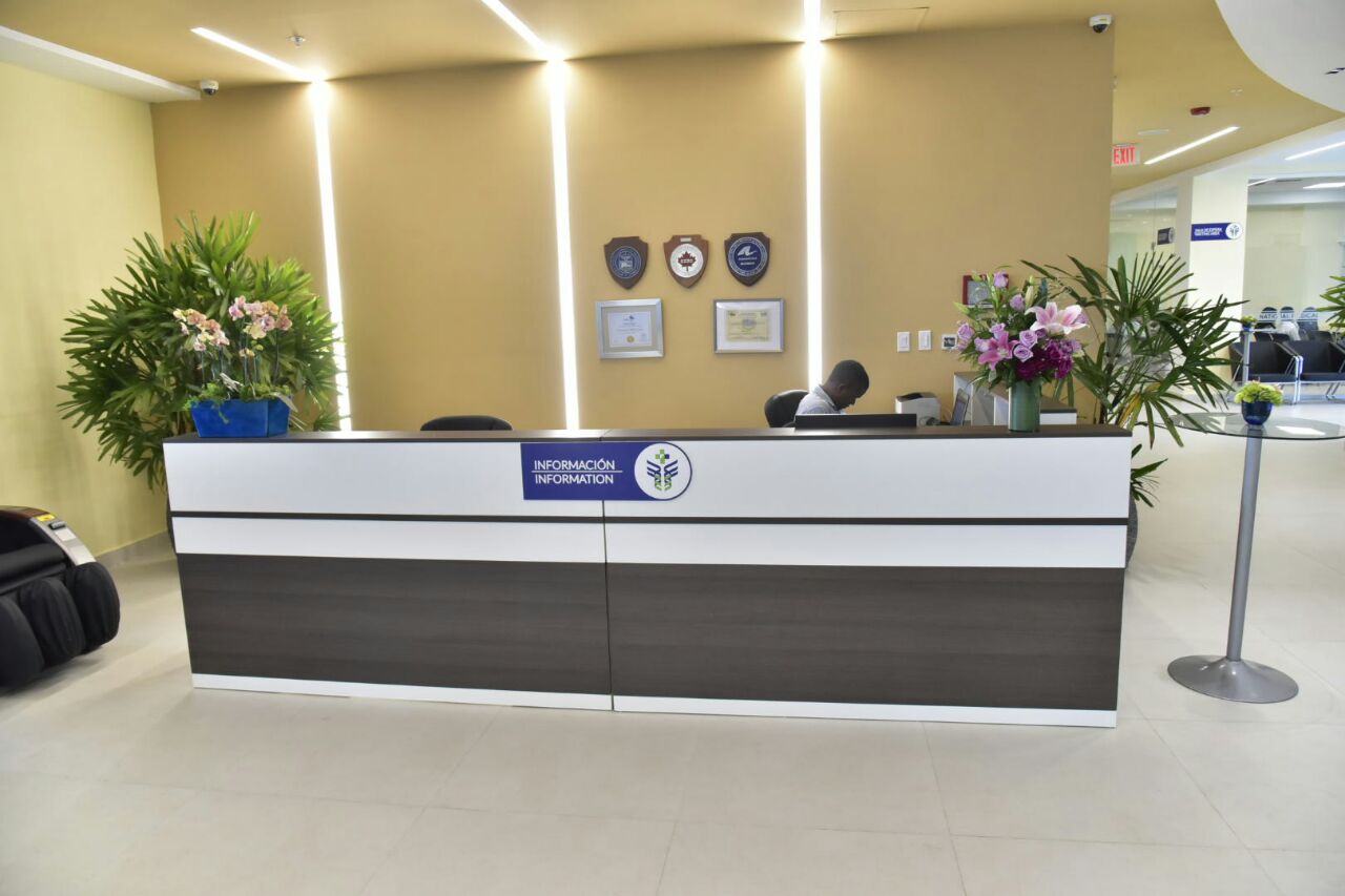 Vista del interior del centro médico Internacional Medical Group hoy, 12 de julio de 2017.