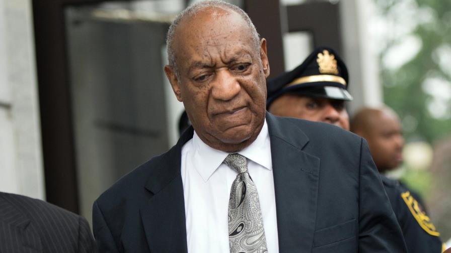 Bill Cosby se queda sin soplar las velas en su bar favorito de Washington