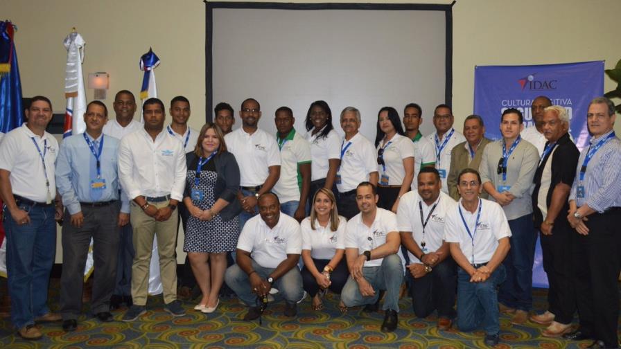 IDAC dice promueve cultura de seguridad operacional en Santiago 