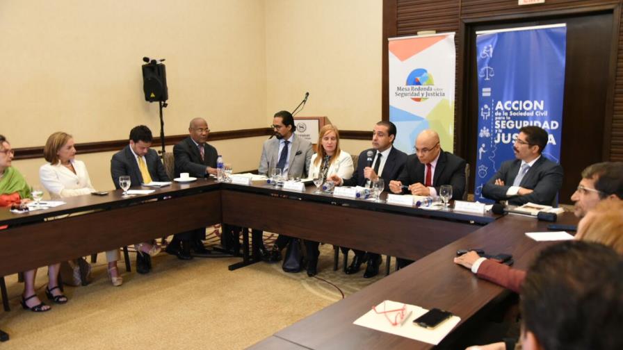 Finjus: 14 aspirantes a las altas cortes no han presentado declaración de impuestos ante CNM Finjus: 14 aspirantes a las altas cortes no han presentado declaración de impuestos ante CNM