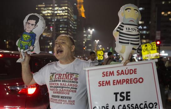 Manifestaciones a favor y en contra de la condena a Lula da Silva