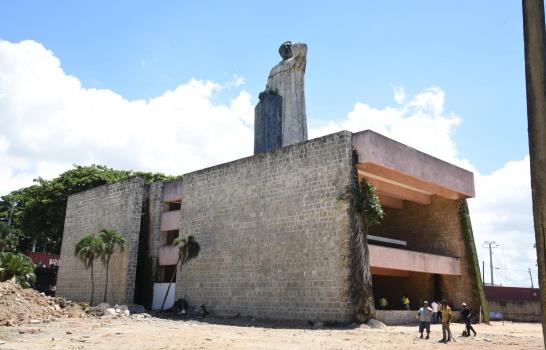 Cabildo busca incorporar la Plaza Montesinos a la ruta turística de la Ciudad Colonial