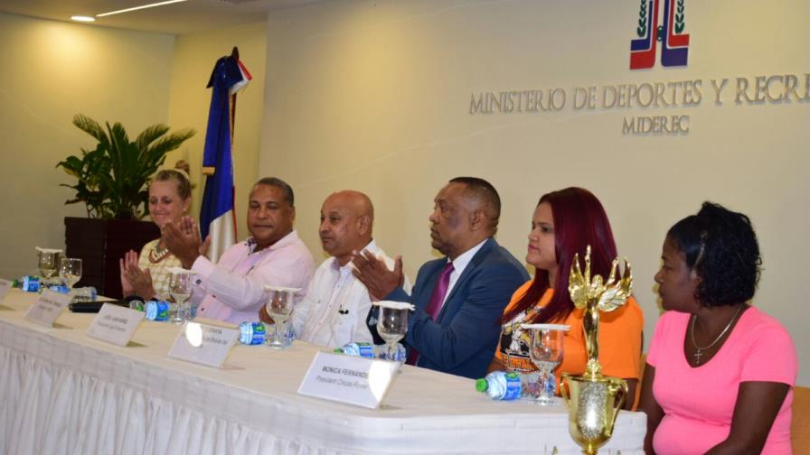 Surge la liga de béisbol profesional femenina