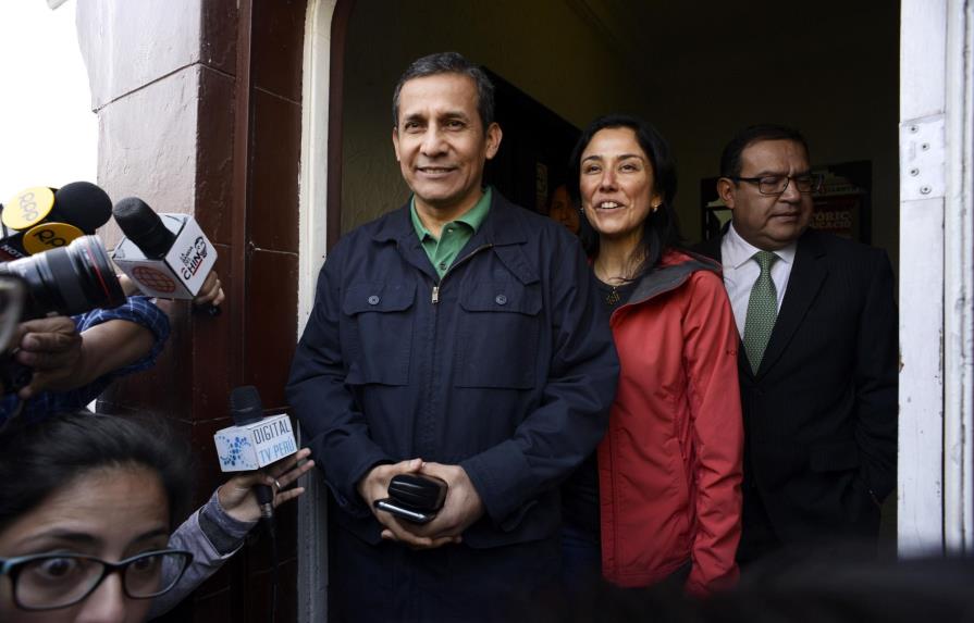 Humala y su esposa Nadine Heredia ingresan a la Sala Penal Nacional en Lima