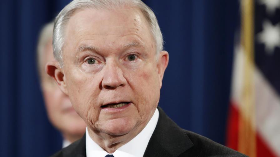 Juez federal reduce el alcance de veto migratorio de Donald Trump