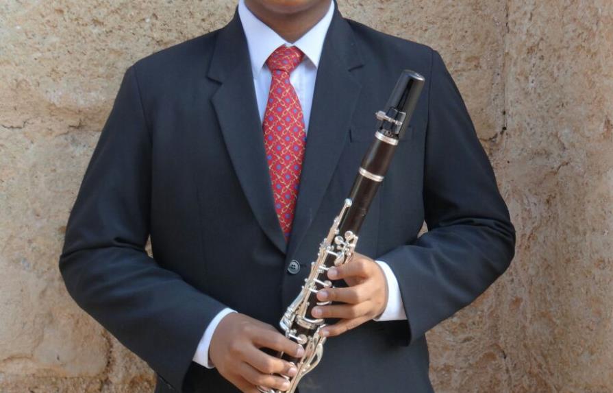 Joven clarinetista dominicano gana competencia en Estados Unidos