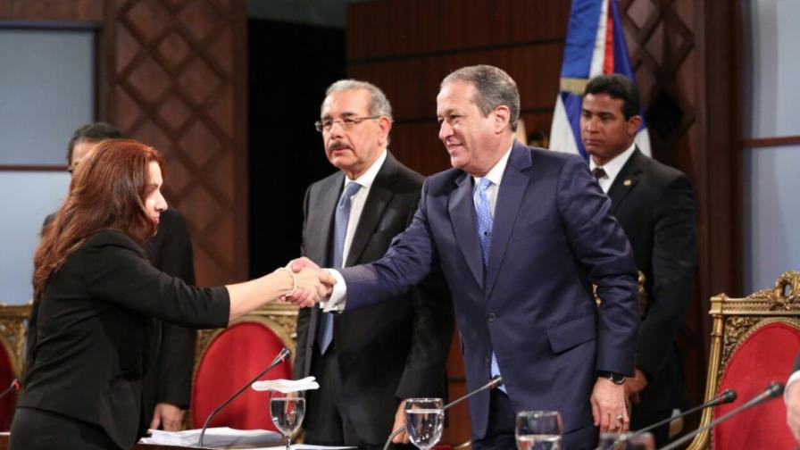 Presidente Medina no oculta cansancio durante entrevista a los aspirantes a altas cortes