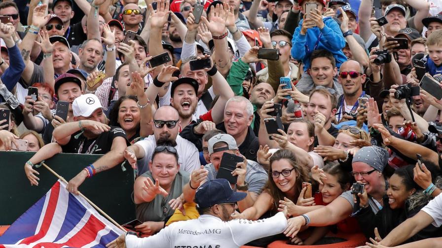 Hamilton devora la ventaja de Vettel con otra exhibición en Silverstone