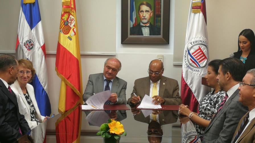 República Dominicana firma acuerdo con Centro de Estudios Políticos Constitucionales de España