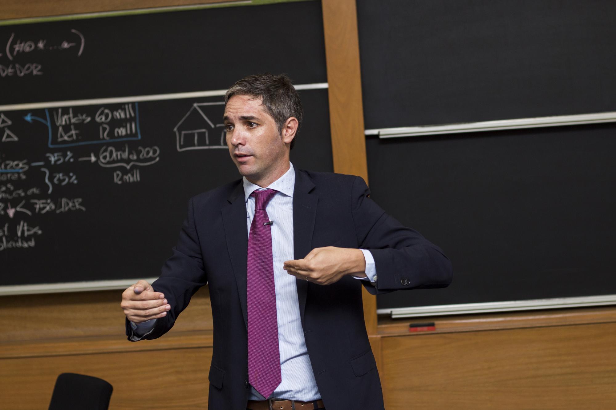 El profesor Ignacio Santoni