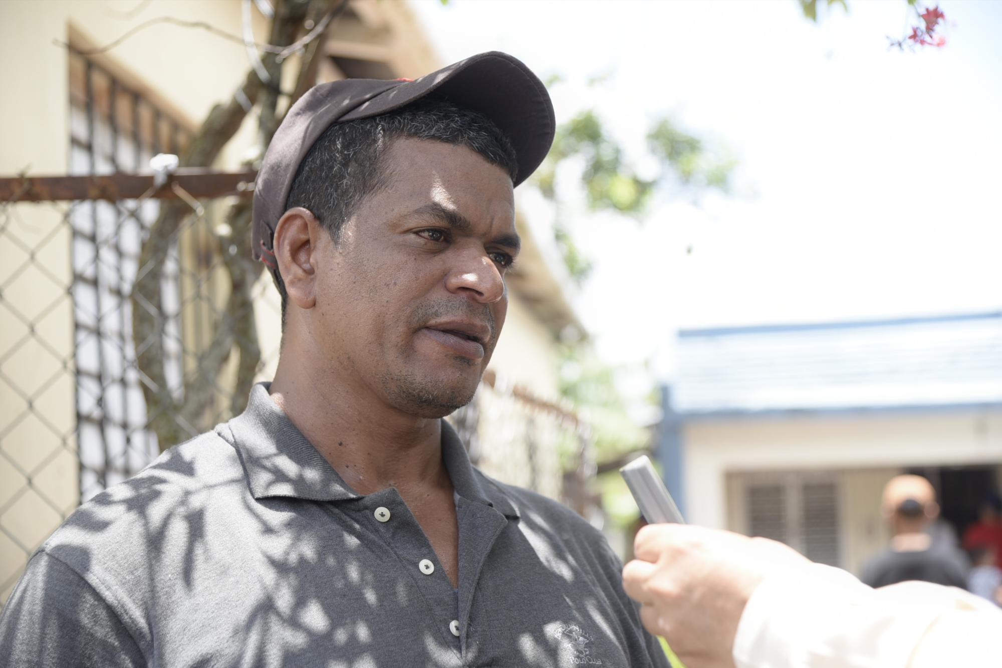 Sandro Rafael Brito, tío de Moisés Abreu, una de las cuatro víctimas mortales de la balacera ocurrida en Salcedo.