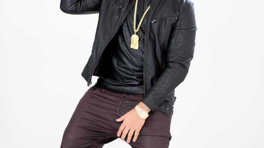 Carlitos Wey dice cambiaría su línea musical