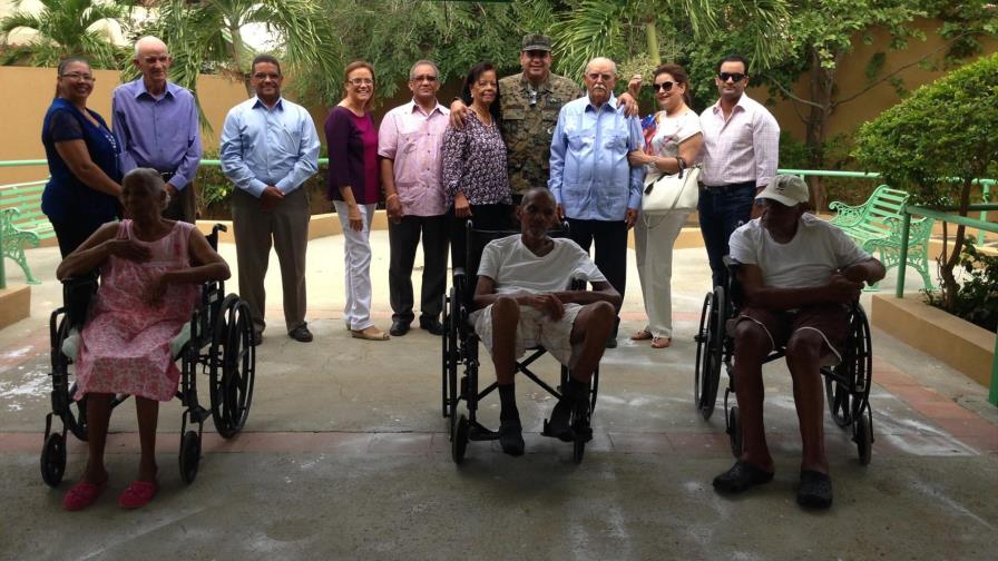 Piden a dominicanos en el exterior respaldar asilo de ancianos de Mao