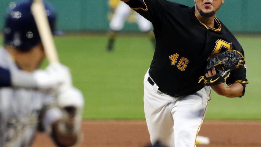 Iván Nova gana décimo partido en el regreso de Starling Marte