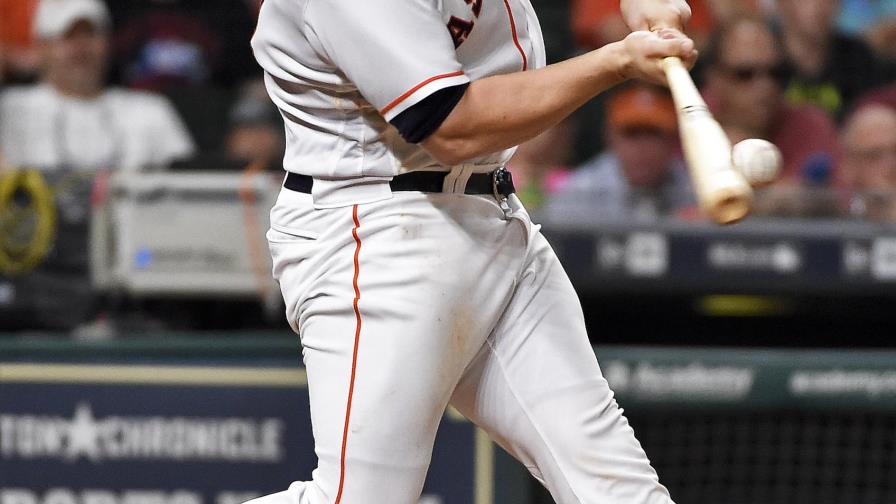 Evan Gattis aporta 2 jonrones a triunfo de Astros sobre Marineros 