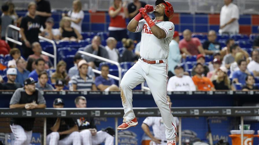 Maikel Franco remolca tres en explosión ofensiva de 20 hits de los Filis en Miami