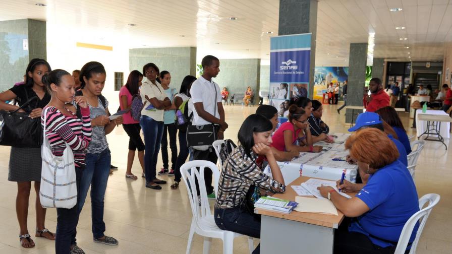 Feria de empleos este viernes en el Centro de los Héroes