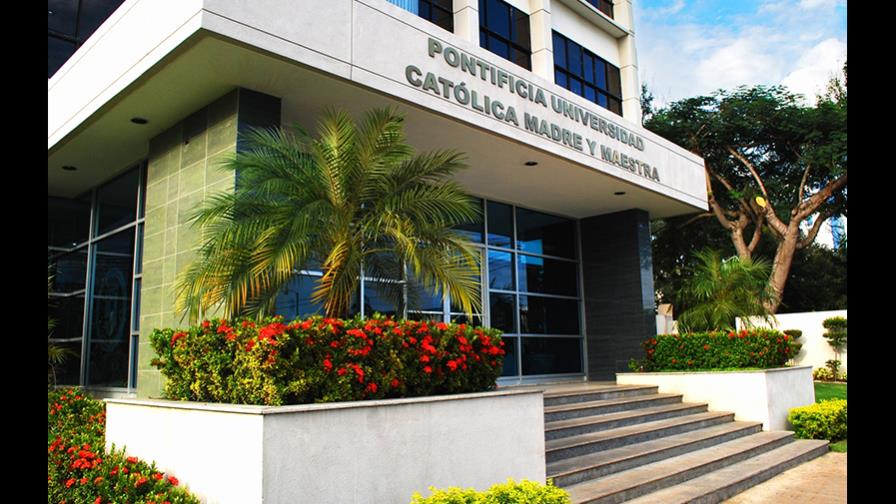 Muere estudiante de la PUCMM y otros siete resultan heridos en accidente en Nueva York